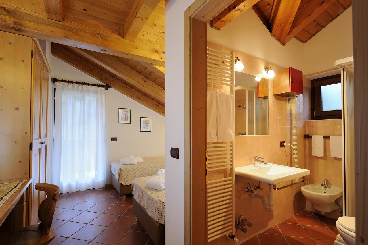 Chalet Dei Pini Lejlighedshotel Madonna Eksteriør billede